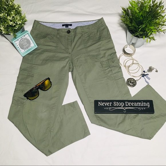 Tommy Hilfiger Pants - TOMMY HILFIGER CARGO CROPPED PANTS.